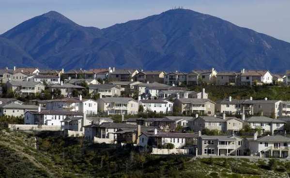 Housing tracts in Aliso Viejo. (Marc Martin / Los Angeles Times )